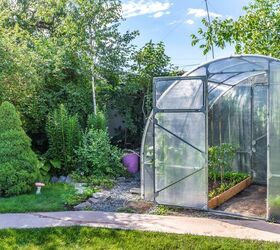 Eight Budget-Friendly Greenhouse Tips