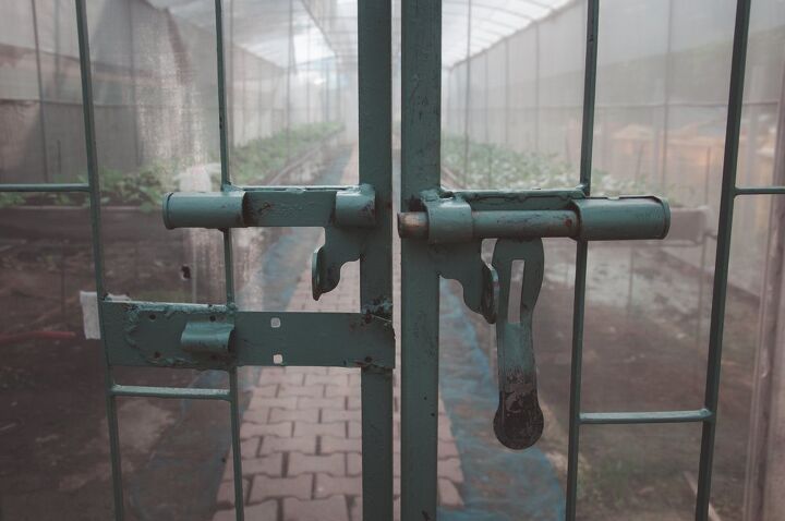 How To Burglar-Proof A Greenhouse
