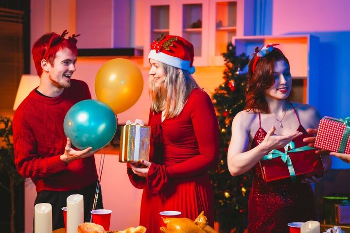 Change Gift Dos And Don’ts When Hosting A Gift Exchange Party | Upgradedhome.com